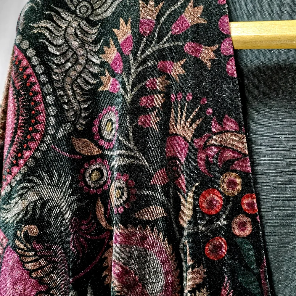 LOFT Womens Velvet Kimono Jacket with Floral Patterns , One Size _ Fall Chic - Picture 4 of 5